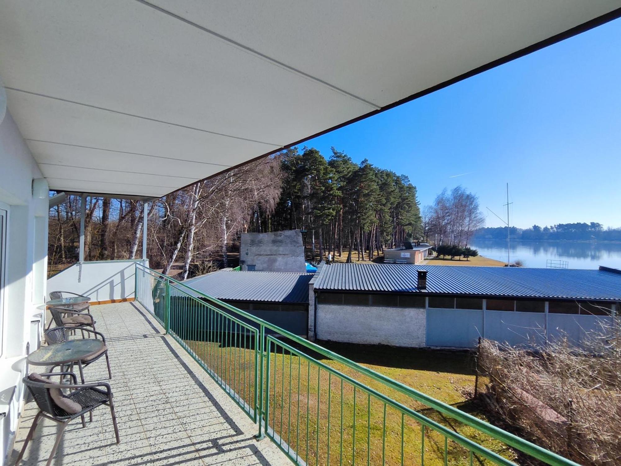 Hotel Yacht Club Bezdrev Hluboká nad Vltavou Exteriér fotografie