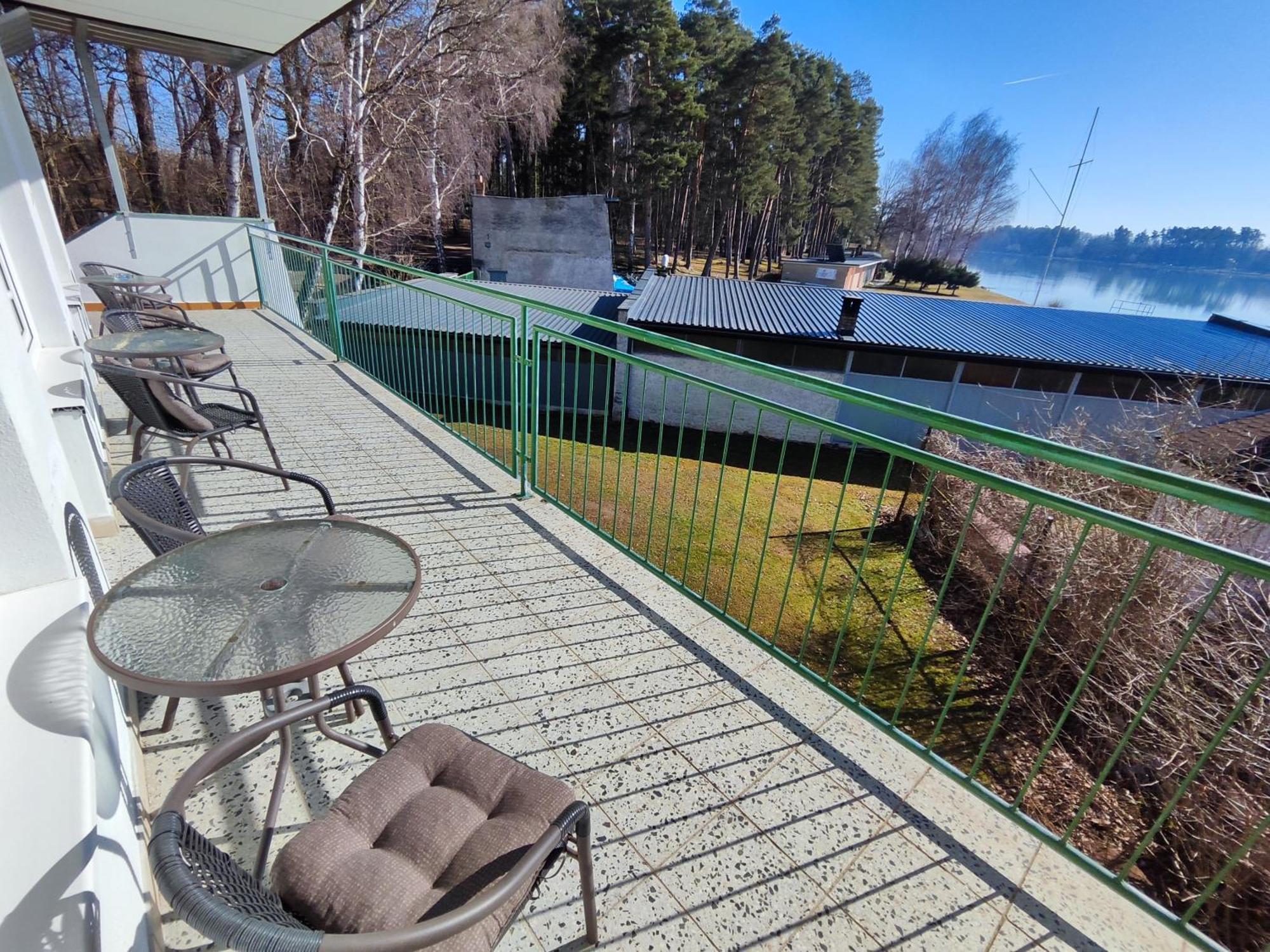Hotel Yacht Club Bezdrev Hluboká nad Vltavou Exteriér fotografie