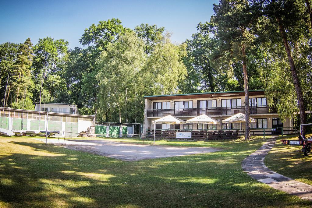 Hotel Yacht Club Bezdrev Hluboká nad Vltavou Exteriér fotografie